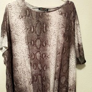 New! Glitzy girlz snakeskin top! 4x